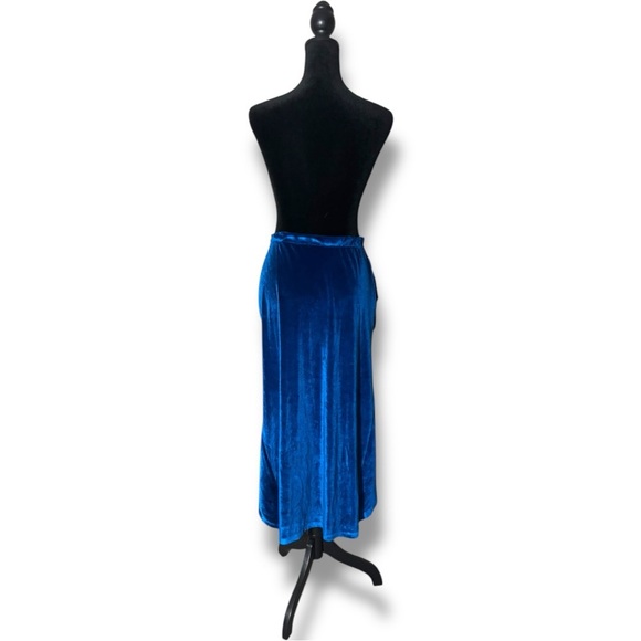 Cider NWT Elegant Royal Blue Asymmetrical Elastic Waist Velvet Midi Skirt - Picture 15 of 15
